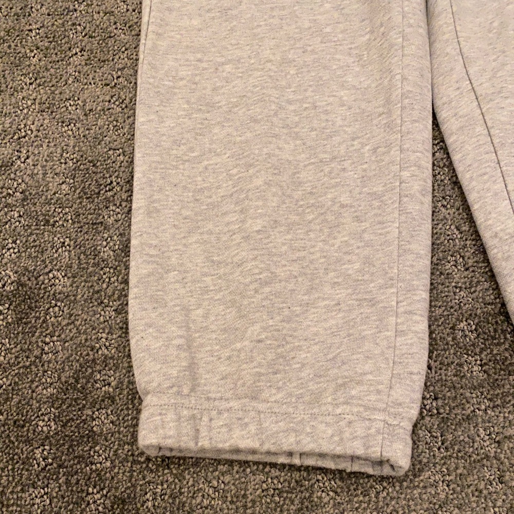 Brand new Nike crop standard fit sweat pants - Picture 4 of 6